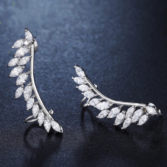 NEW!💙💎SHOWSTOPPERS! CZ EARRINGS!💎💙TOP QUALITY! - Picture 3 of 6